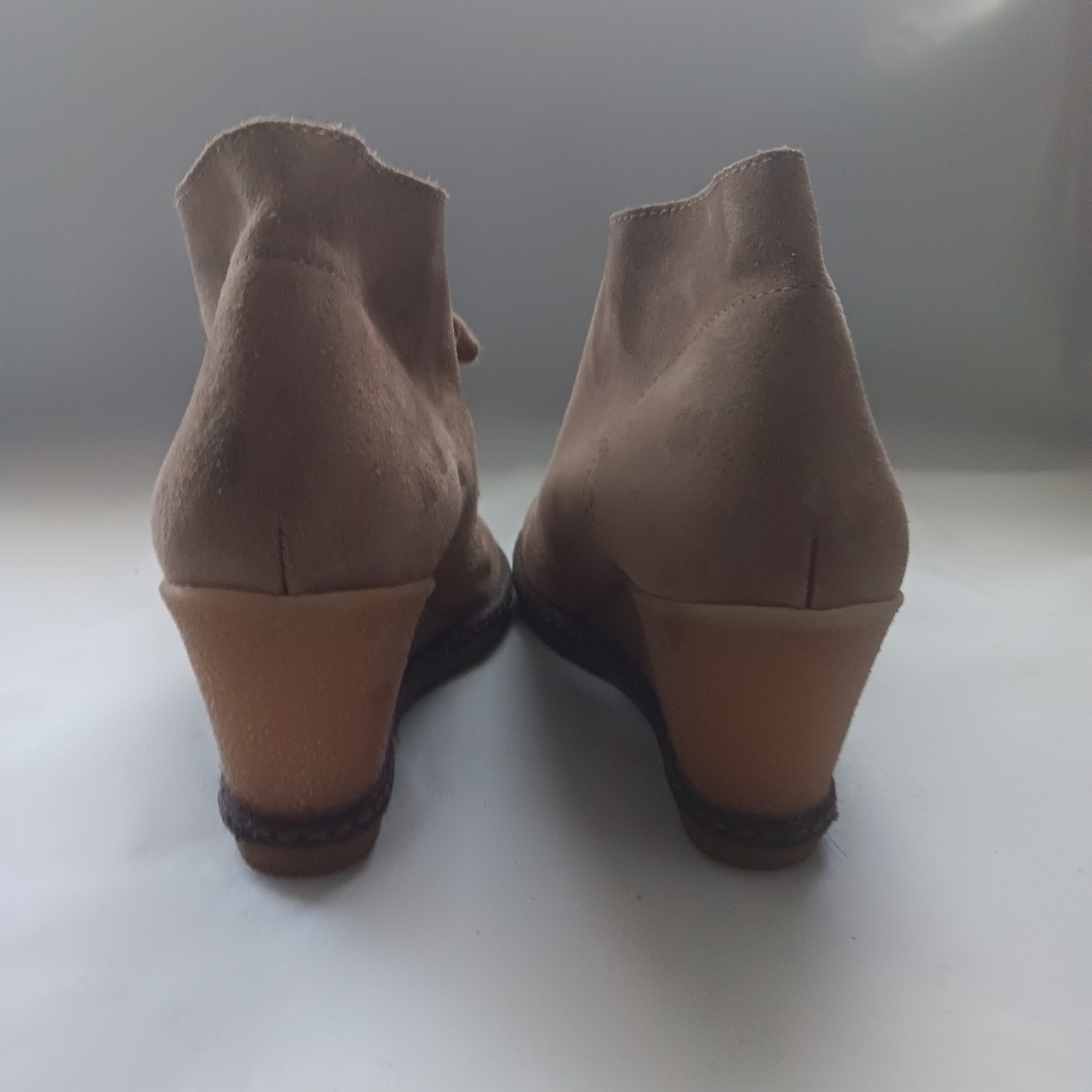 J Crew Italy Womens 6 Tan Suede Wedge Ankle Bootie Boot Shoe Crepe Sole - Picture 5 of 16